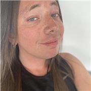 Laureando in Lettere, parlante 5 lingue, elargisce lezioni di Storia, Inglese ed Italiano (Grammatica e Letteratura)